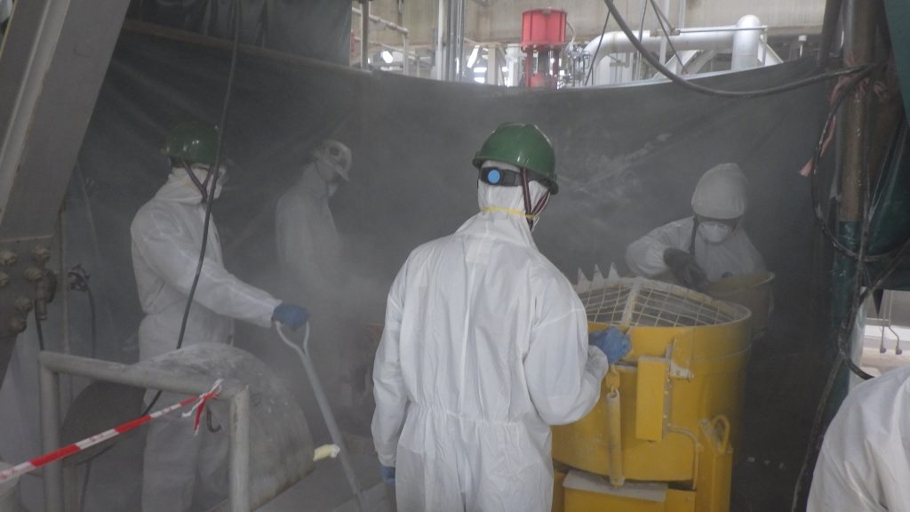 Refractory lining maintenance